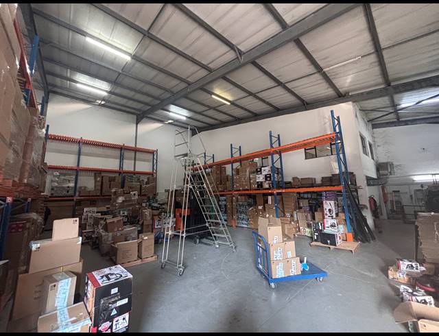 726M² WAREHOUSE TO LET IN RIVERHORSE VALLEY